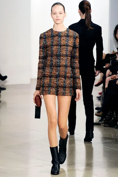 Look 13